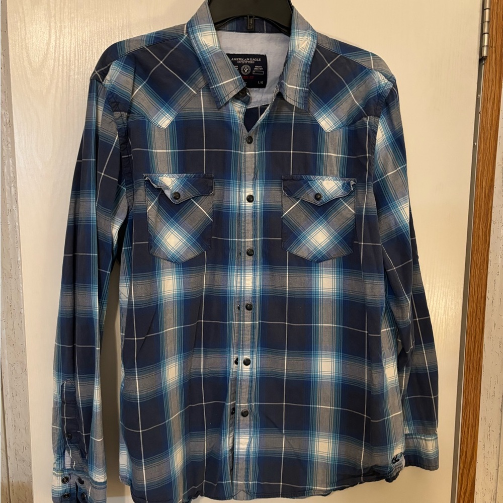 American Eagle Outfitters Navy and White Plaid Shirt